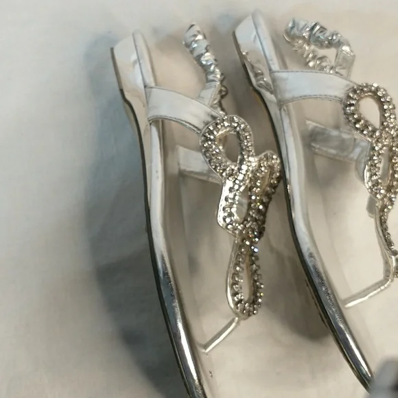 Stuart Weitzman Silver Crystal Sandals ladies size 4. Cruelty Free. VG Condition - Picture 5 of 9